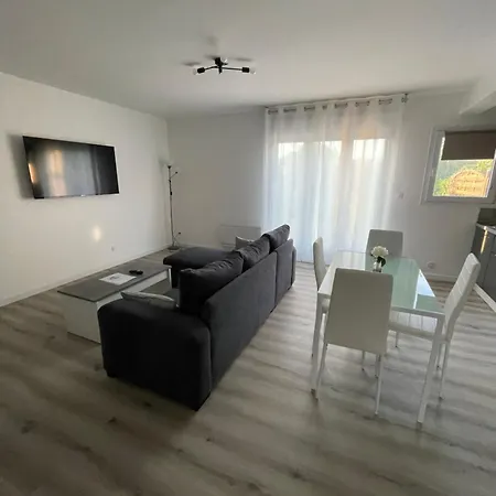 Maison 100m2 Uniquement Famille, Couple & Professionnel Villa *